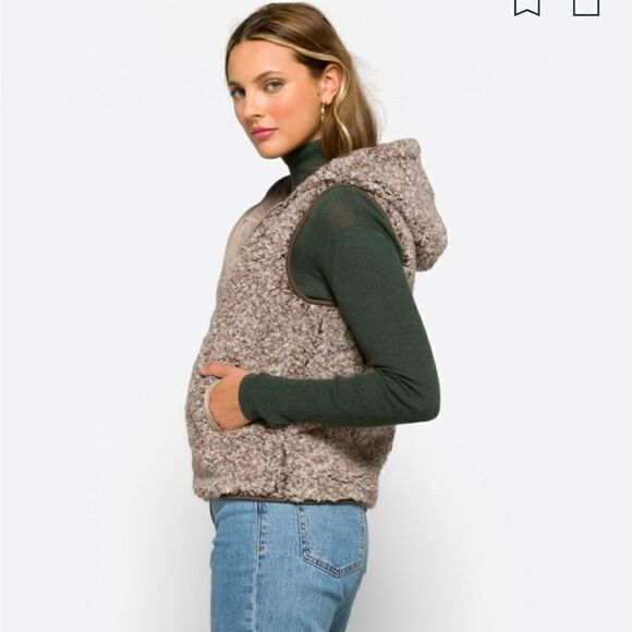 COFFEESHOP Nevaeh Reversible Wubby Vest new - Picture 4 of 16